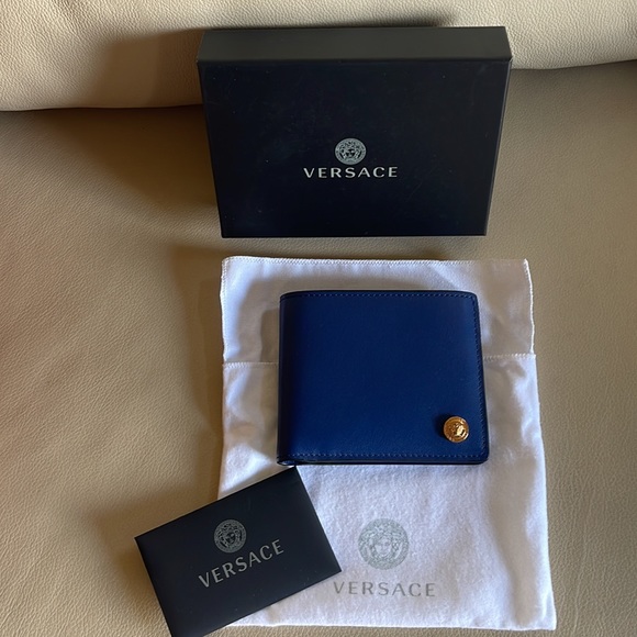 NWT NIB VERSACE MEDUSA BIFOLD WALLET BLUE CALF LEATHER W AUTHENTICATION CARD - Picture 3 of 14